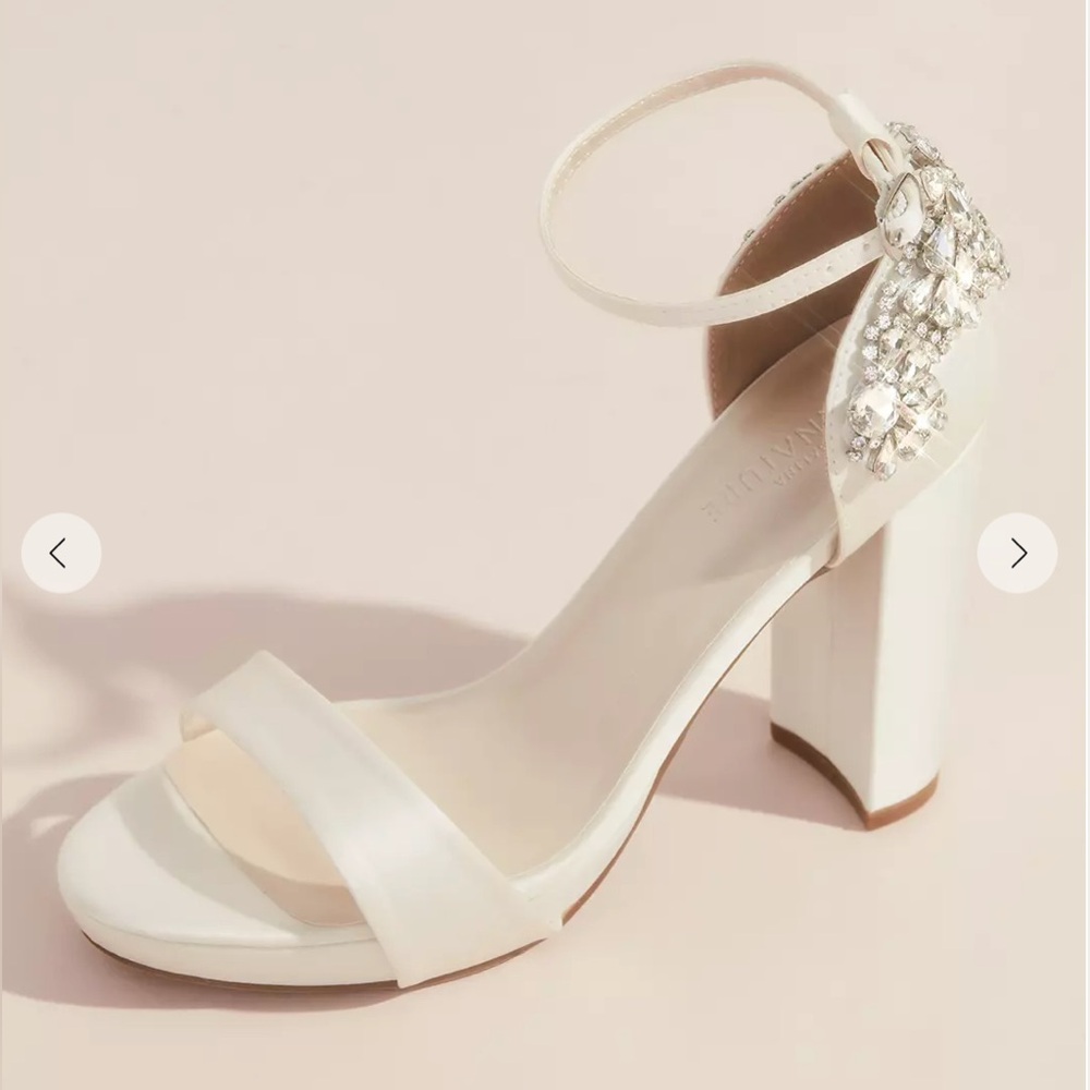Galina Signature “Emberly” Crystal Embellished Ivory Satin Platform Heels Size 9